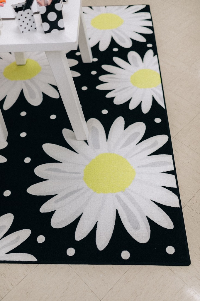 Daisy Polka Dots 7'6" X 12' Rectangle Carpet