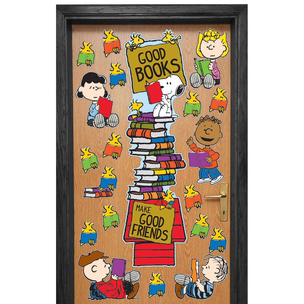 Peanuts® Reading All-In-One Door Decor Kit